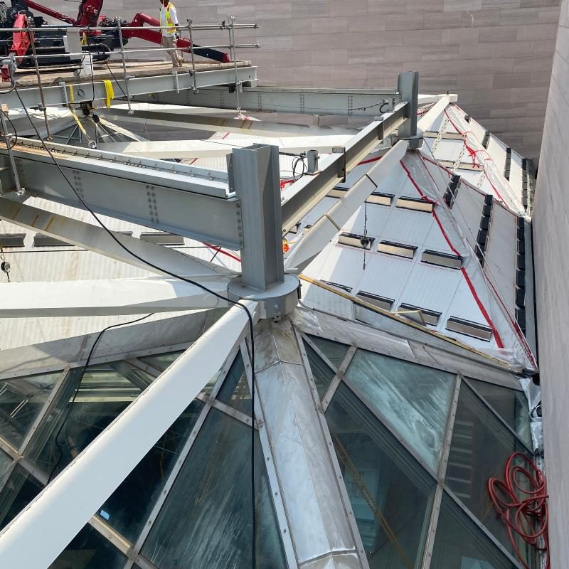 Node and glazing at roof level